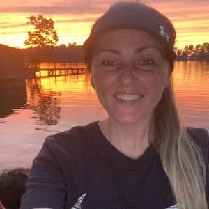 Meet your Posher, Alora